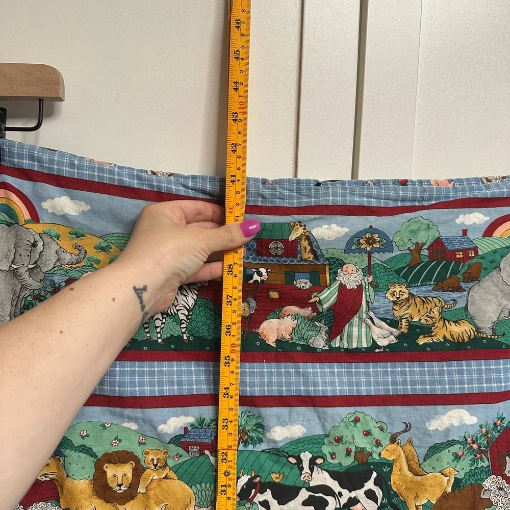 VTG Handmade Noahs Ark Quilt Nursery Comforter Blue Animal Family Pocket (40x52)
